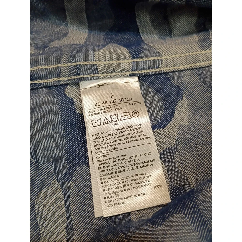 Banana Republic Mens Large Camden Blue Camo Denim Button Up Short Sleeve Safari